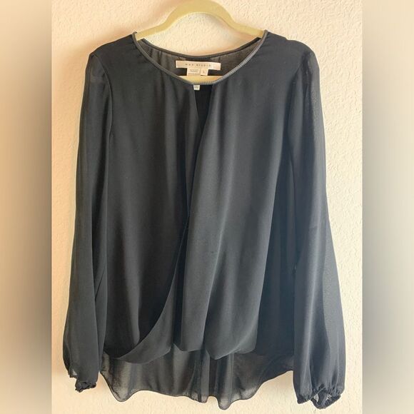 Max studio: Mesh flowing blouse. Front not see through. - Picture 1 of 4